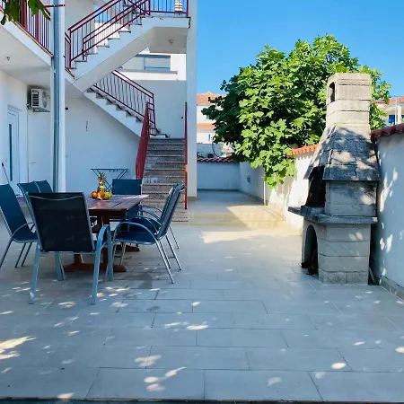 Marija-two With Shared Pool Just 100m From Appartement