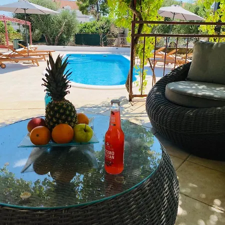 Marija-two With Shared Pool Just 100m From * Pirovac