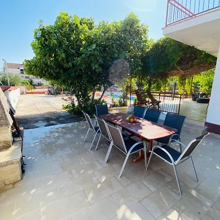 Marija-two With Shared Pool Just 100m From Appartement *
