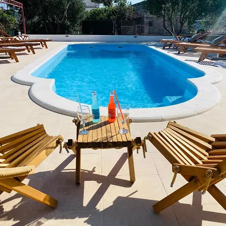 Marija-two With Shared Pool Just 100m From Pirovac
