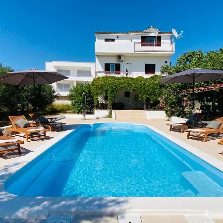 Marija-two With Shared Pool Just 100m From Pirovac