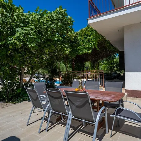 Marija-two With Shared Pool Just 100m From * Pirovac