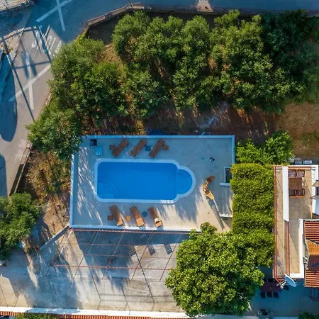 Marija-two With Shared Pool Just 100m From Appartement *