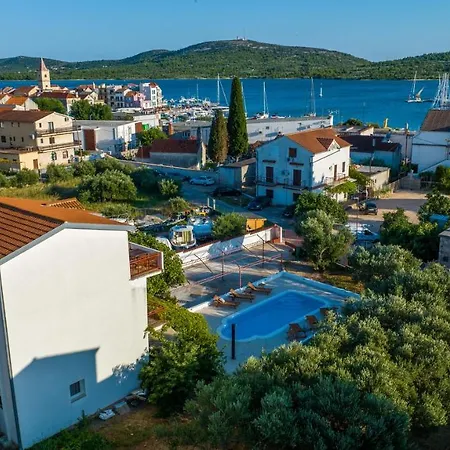 Marija-two With Shared Pool Just 100m From Pirovac