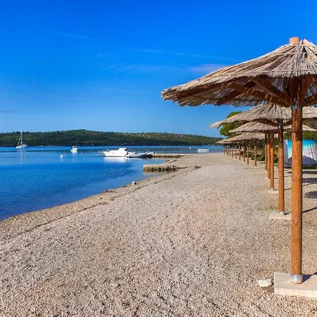 Marija-two With Shared Pool Just 100m From Appartement